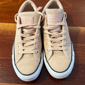 Pink low top suede converse